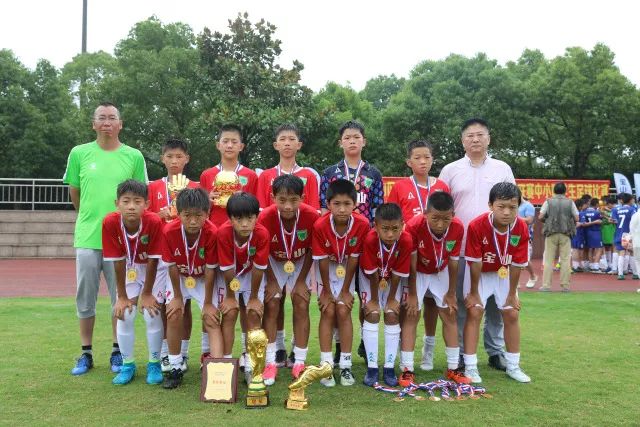 台风“沙德尔”的轨迹出现异常变化，登陆地点引发关注
